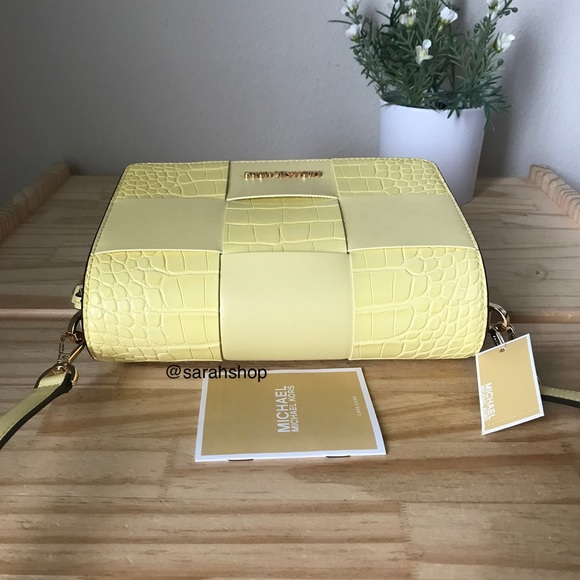 🌼Michael Kors Purse - Picture 5 of 13